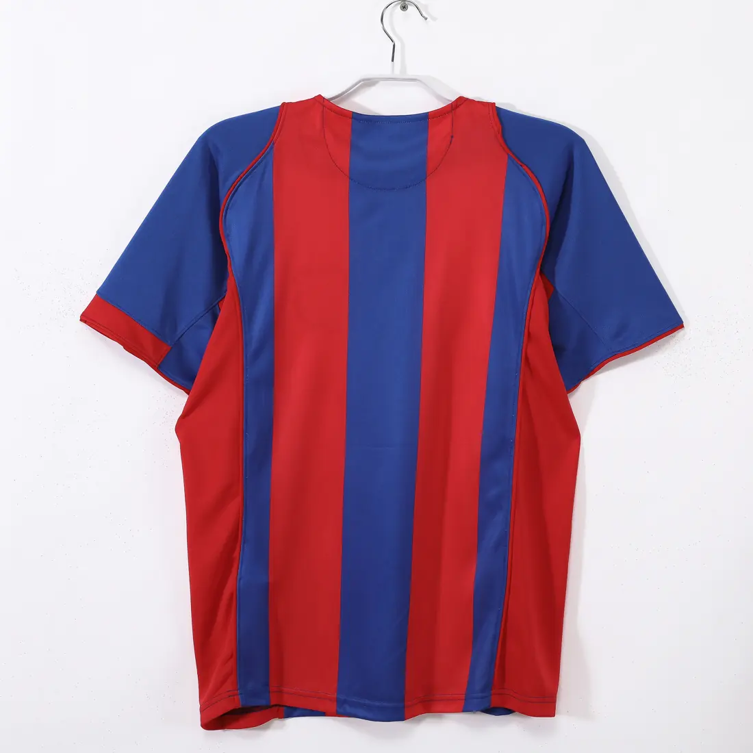 Foto 3 de Temporada 2004/05 FC Barcelona local retro 8A