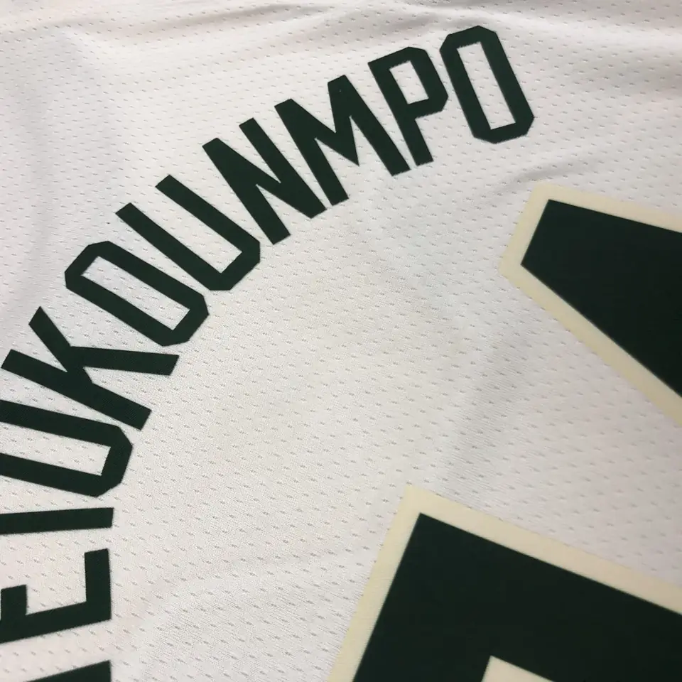 Foto 5 de Temporada 19 Milwaukee Bucks blanco crema a rayas, nº 34 Antetokounmpo