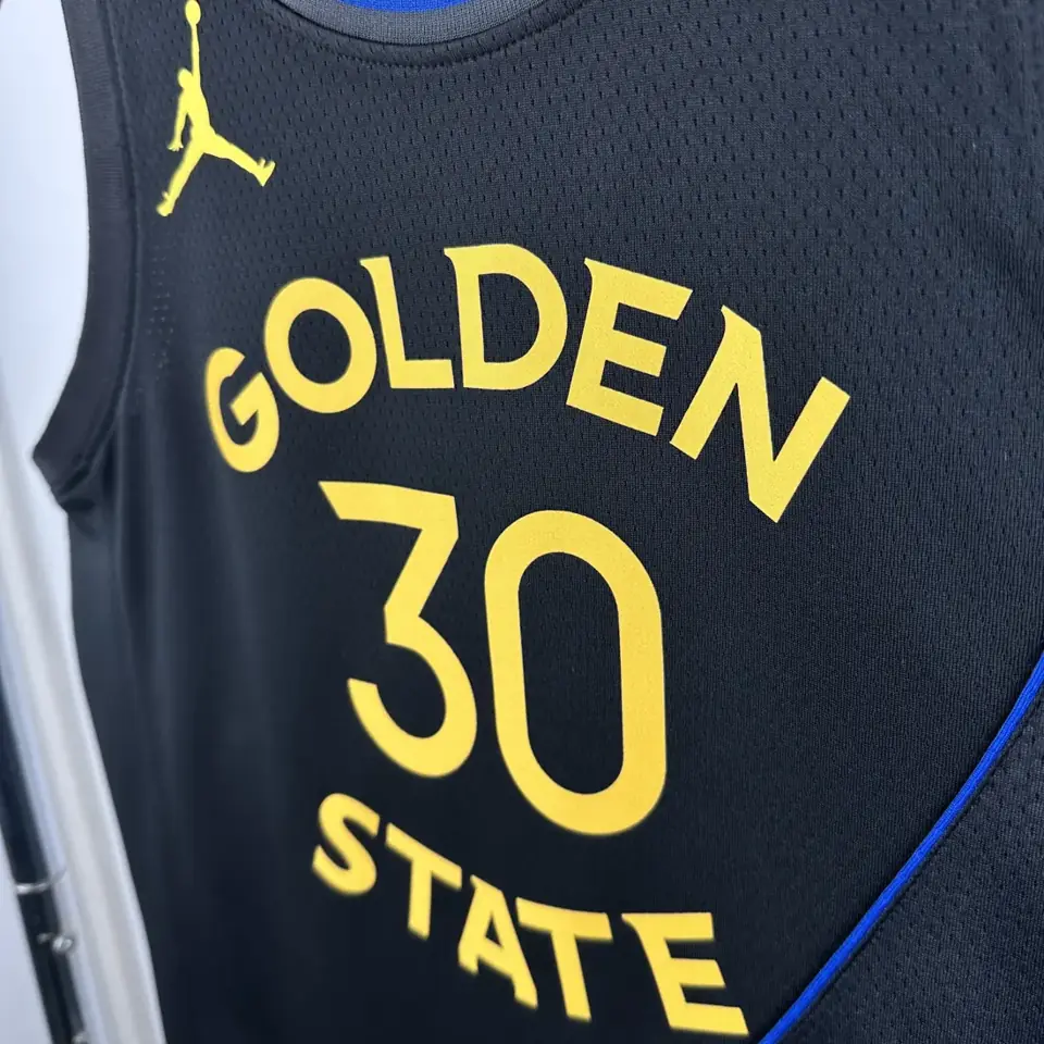 Foto 4 de Temporada 25 Warriors edición Jumpman número 30 Curry