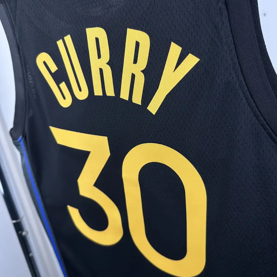 Foto 6 de Temporada 25 Warriors edición Jumpman número 30 Curry