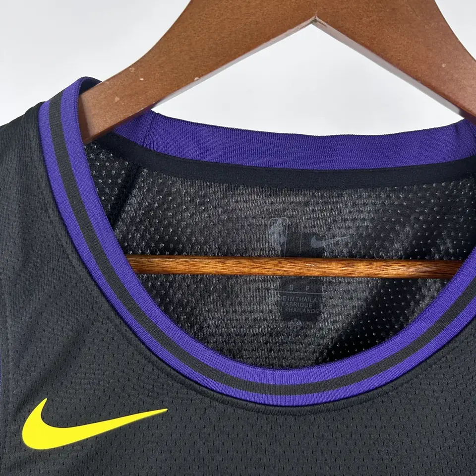 Foto 4 de Temporada 26 Lakers Edición Ciudad Nº 9 Bronny