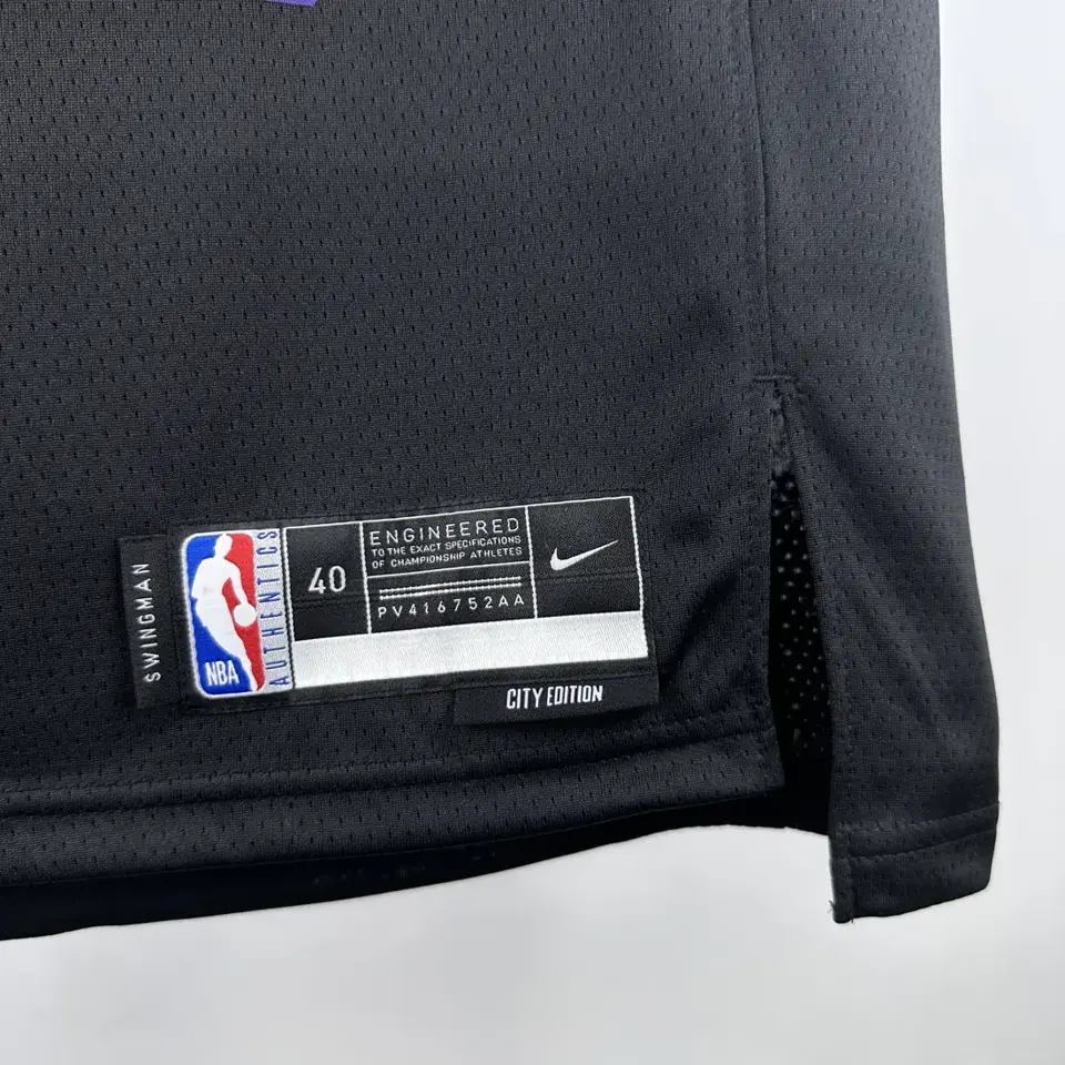 Foto 5 de Temporada 26 Lakers Edición Ciudad Nº 9 Bronny