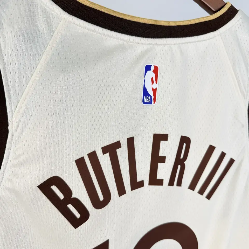 Foto 5 de Temporada 26 Warriors edición ciudad número 10 Butler