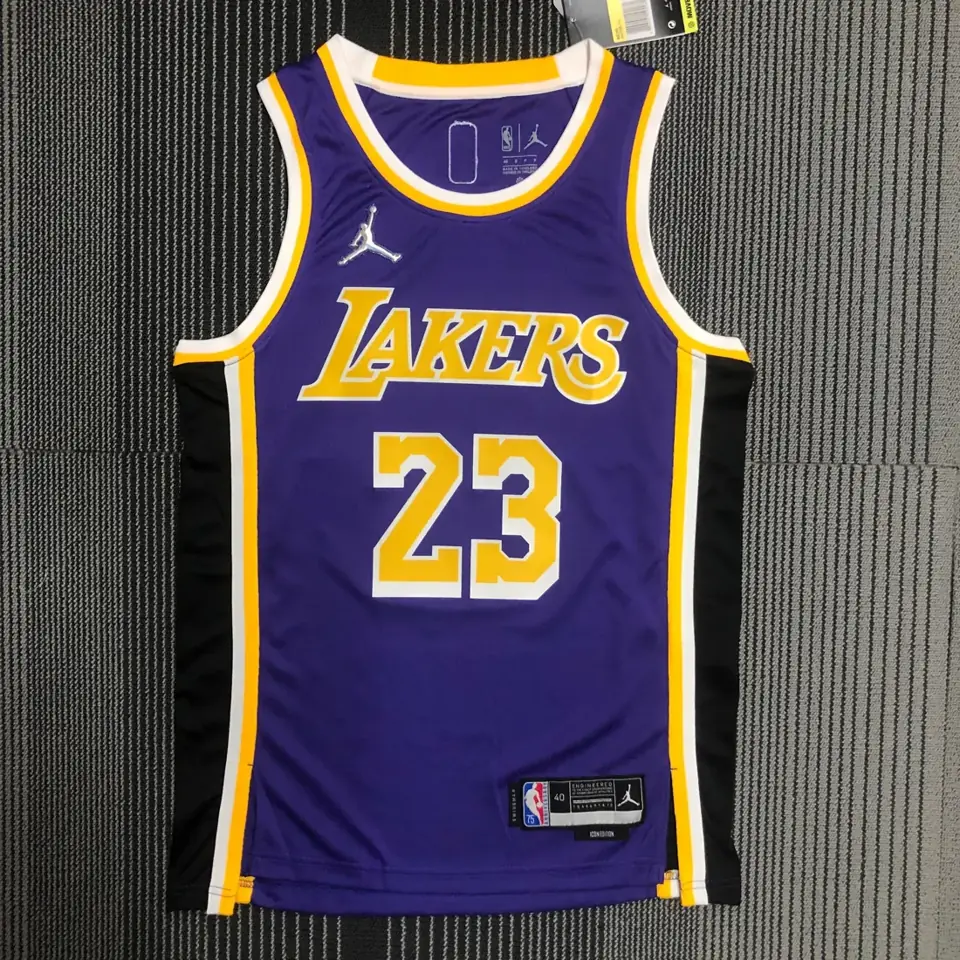 Foto 1 de 75 aniversario Lakers Edición Jumpman número 23 James