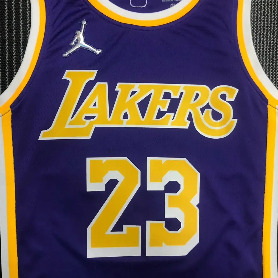 Foto 6 de 75 aniversario Lakers Edición Jumpman número 23 James
