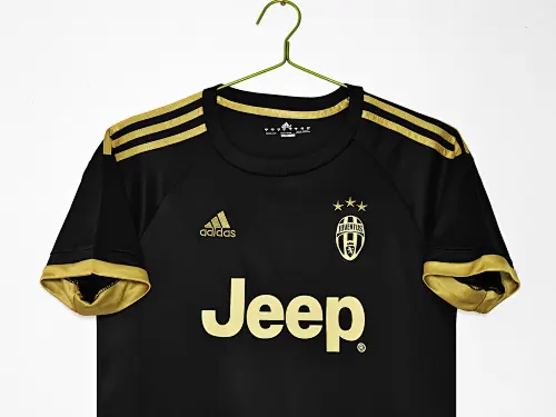 Foto 4 de Temporada 2015/16 Juventus tercera negra 5A