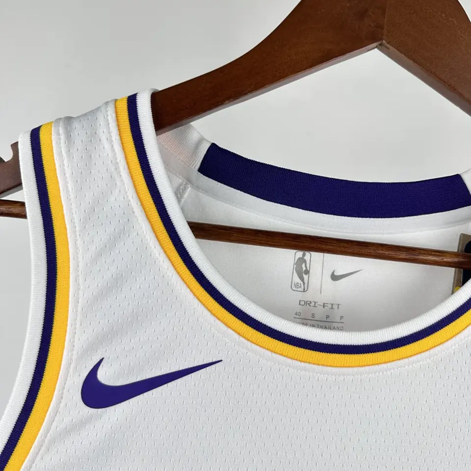 Foto 5 de Temporada 23 Lakers de Los Ángeles cuello redondo blanco número 9 Bronny