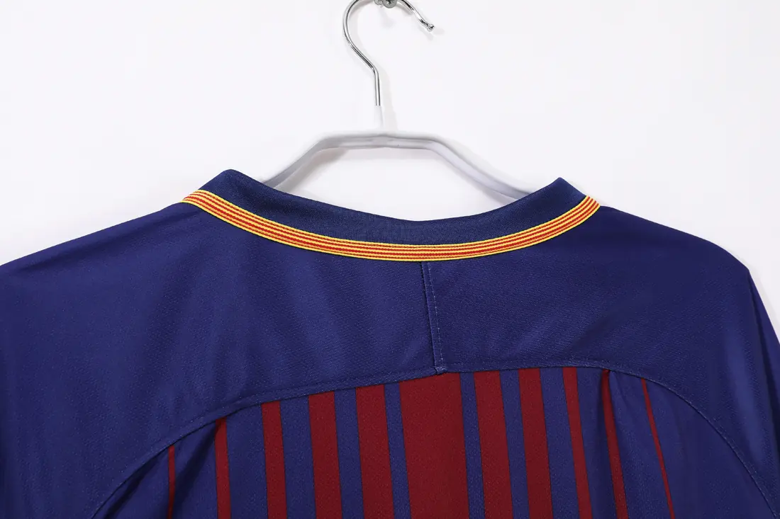 Foto 3 de Manga larga: Temporada 2017/18 Barcelona local 3B