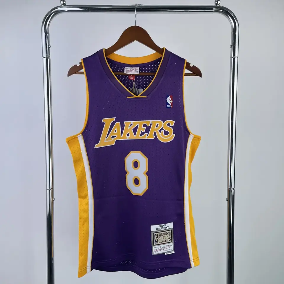 Foto 1 de Camiseta retro termosellada MN: SW de los Lakers temporada 00/01, cuello en V, morado, número 8 Kobe