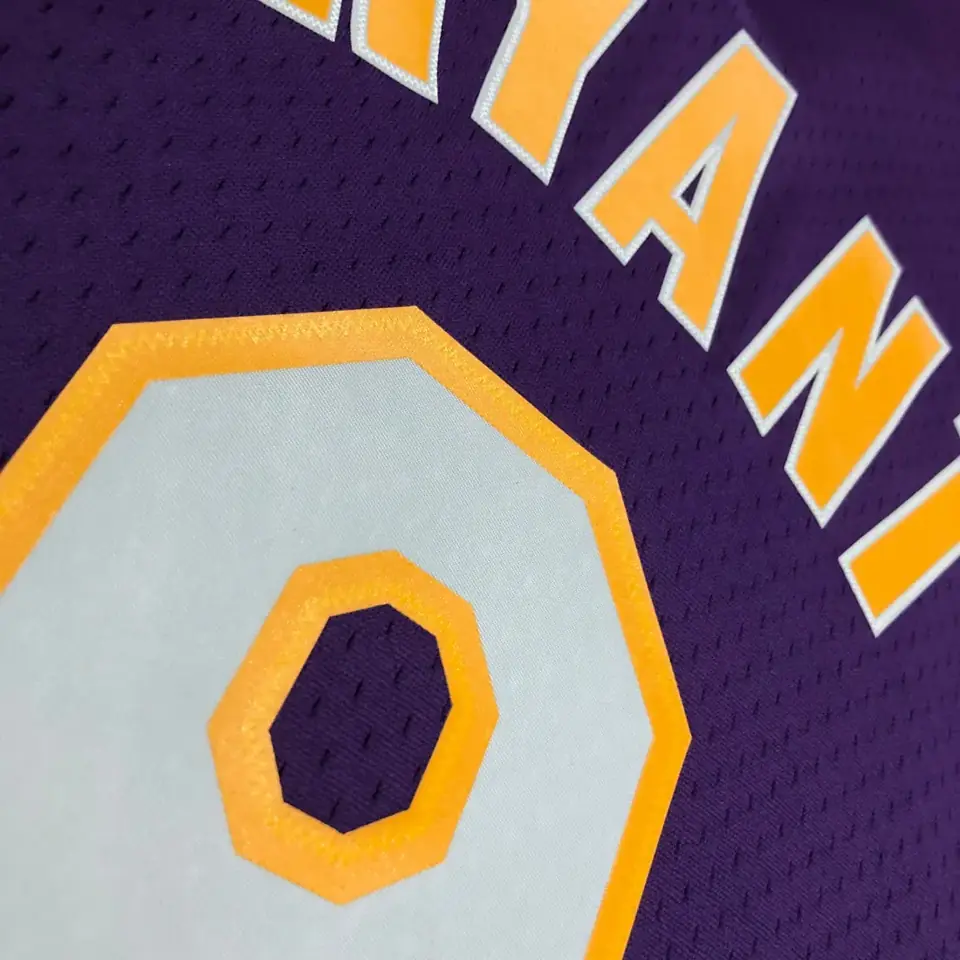 Foto 6 de Camiseta retro termosellada MN: SW de los Lakers temporada 00/01, cuello en V, morado, número 8 Kobe