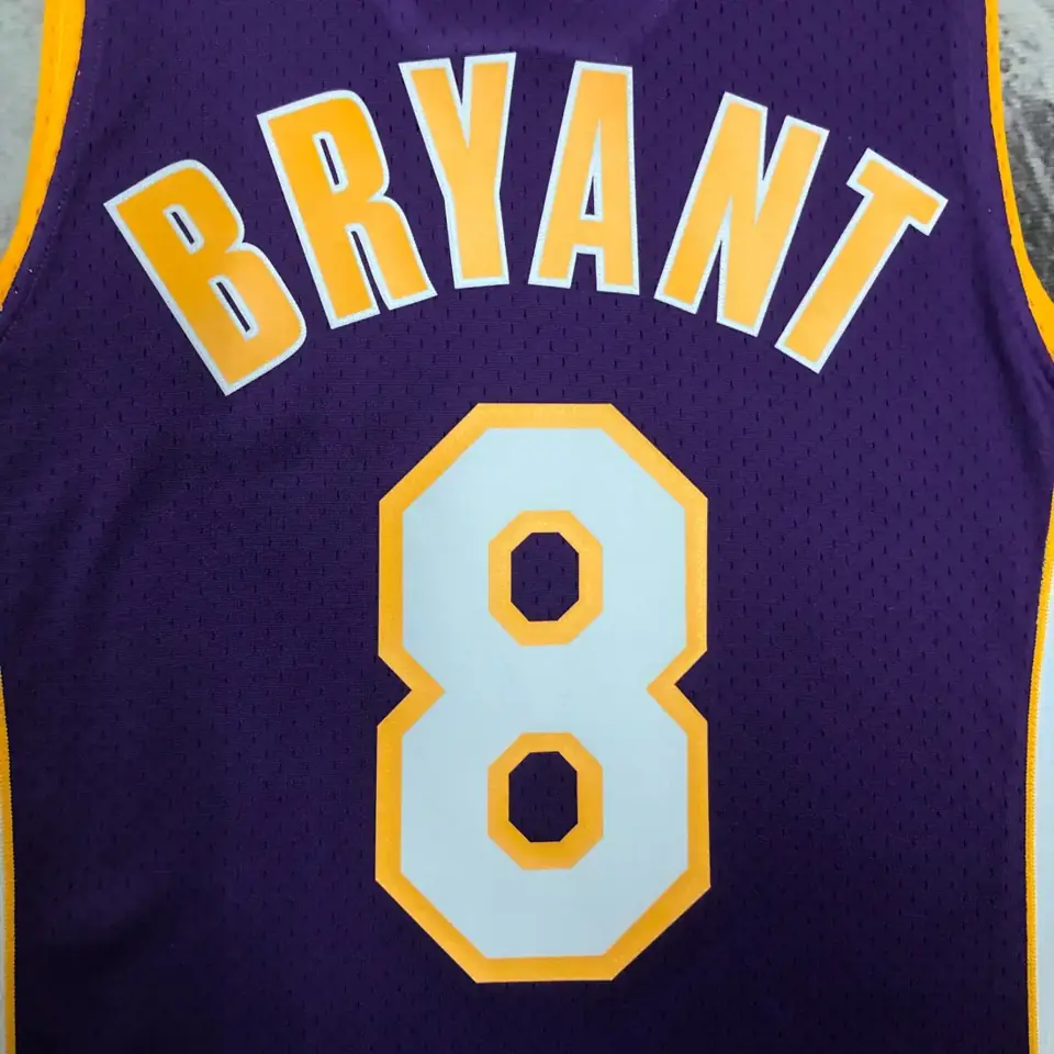 Foto 8 de Camiseta retro termosellada MN: SW de los Lakers temporada 00/01, cuello en V, morado, número 8 Kobe