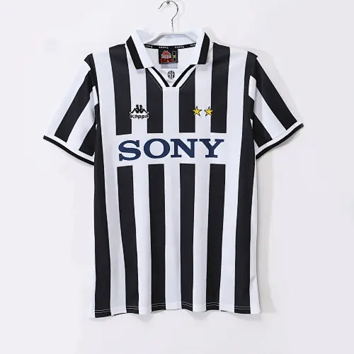 Foto 1 de Temporada 1995/97 Juventus local retro5A