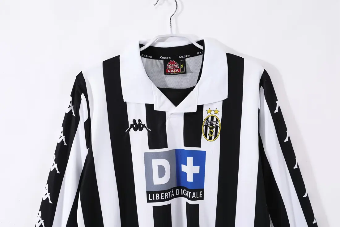 Foto 7 de Manga larga: temporada 1999/00 Juventus local retro 3B
