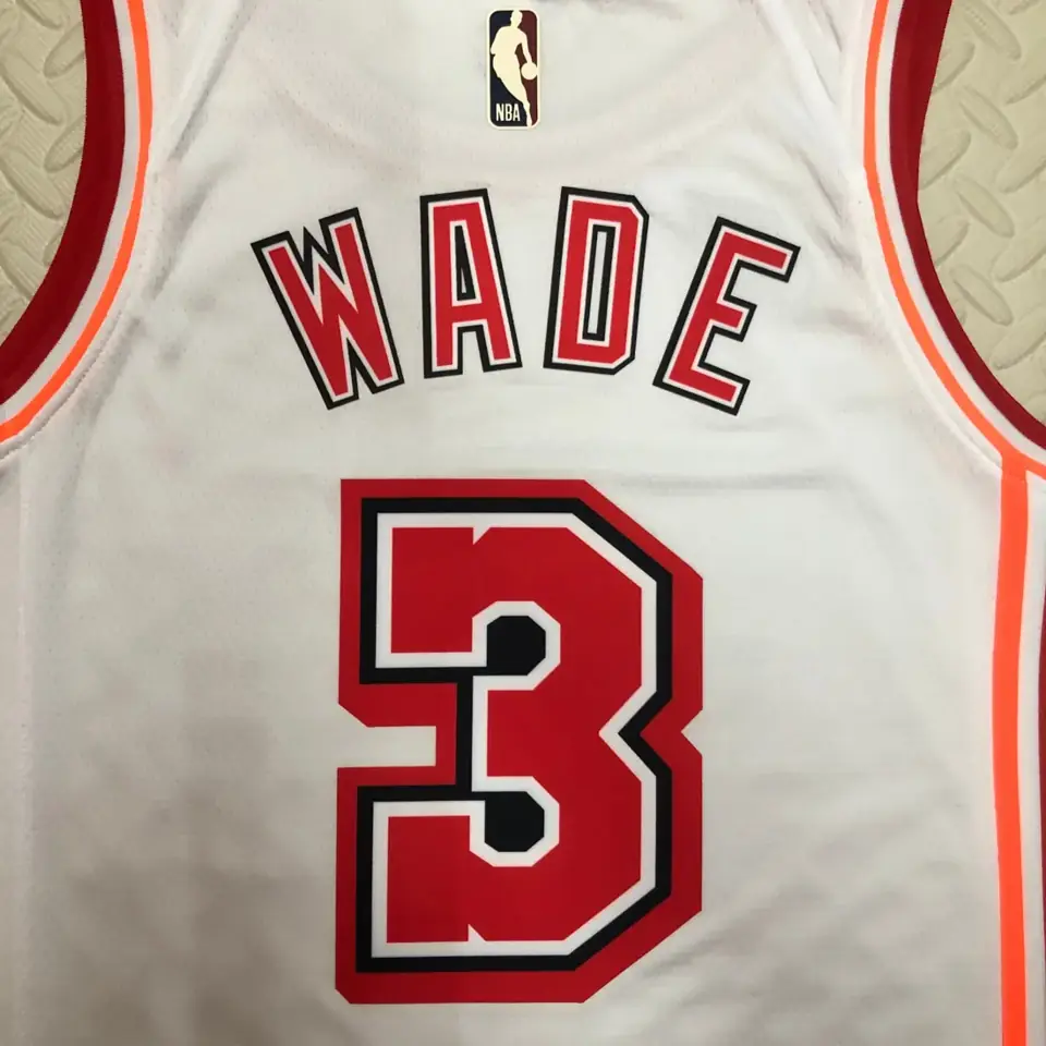 Foto 4 de Temporada 23 Heat retro número 3 Wade