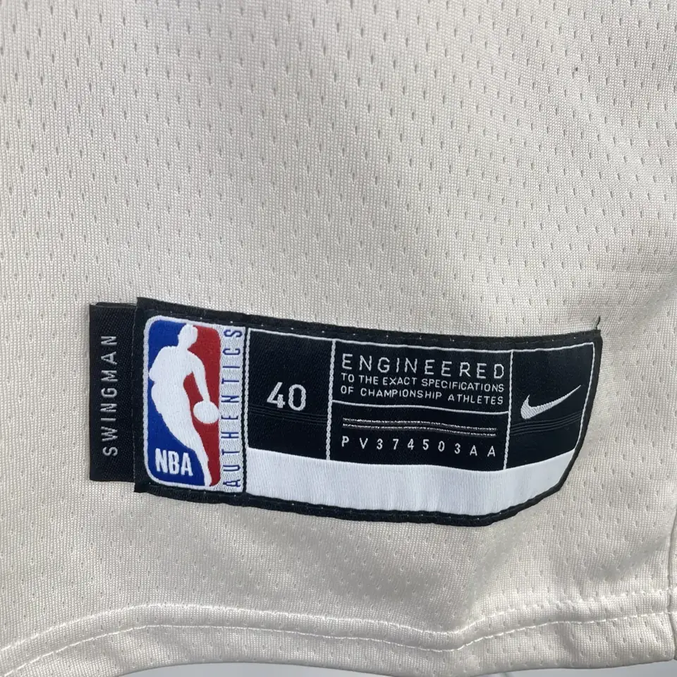 Foto 6 de Temporada 19 Bucks marfil con cabeza de ciervo pequeña número 0 Lillard