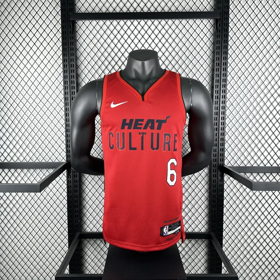 Foto 3 de Temporada 25 Heat Edición City número 6 James