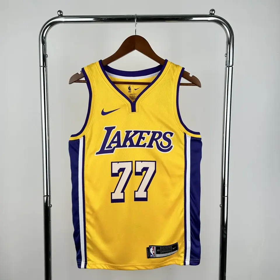 Foto 1 de Lakers Cuello en V amarillo n.º 77 Doncic