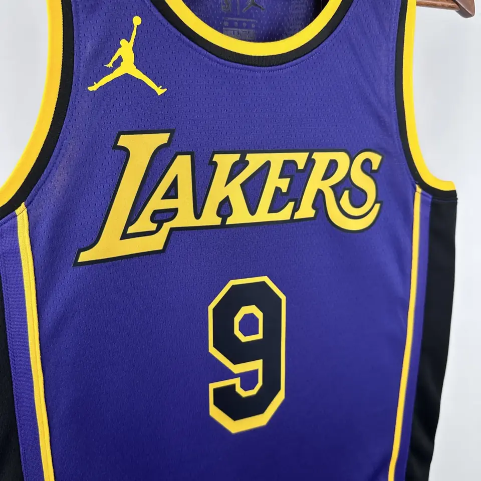 Foto 3 de Temporada 23 Lakers Edición limitada Air Nº 9 Bronny