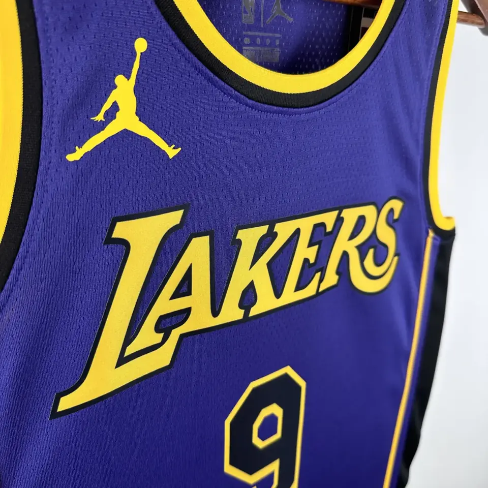 Foto 4 de Temporada 23 Lakers Edición limitada Air Nº 9 Bronny