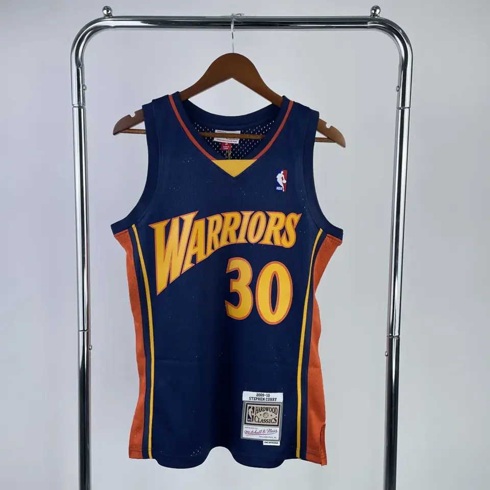Foto 1 de Camiseta retro termosellada MN: SW de los Warriors temporada 09/10, novato, azul marino, número 30 Curry · Golden State Warriors