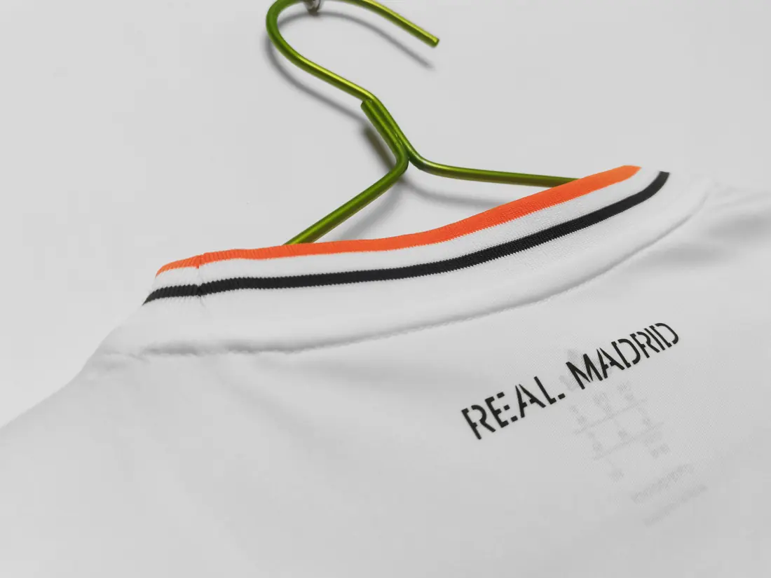 Foto 2 de Temporada 2013/14 Real Madrid local retro 5A