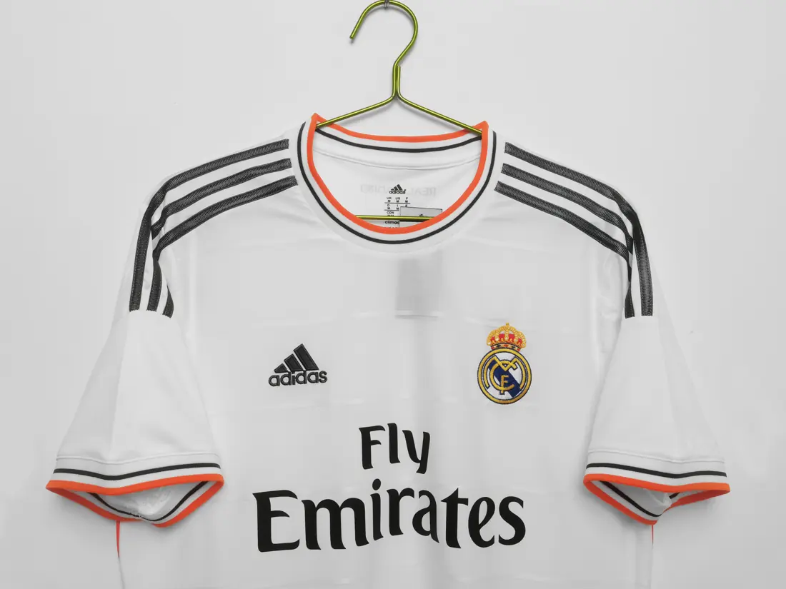Foto 3 de Temporada 2013/14 Real Madrid local retro 5A