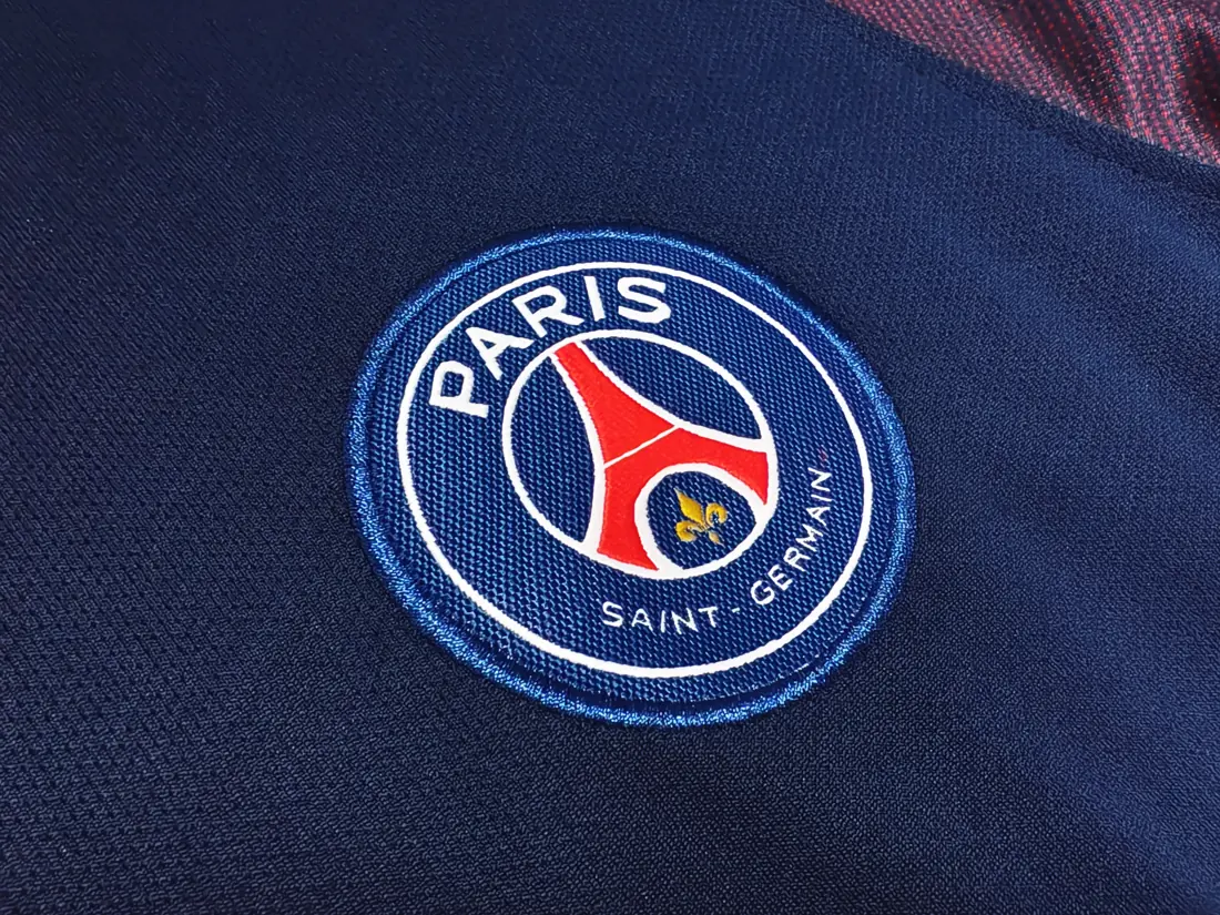 Foto 7 de Manga larga: Temporada 2017/18 Paris Saint-Germain local retro 3B