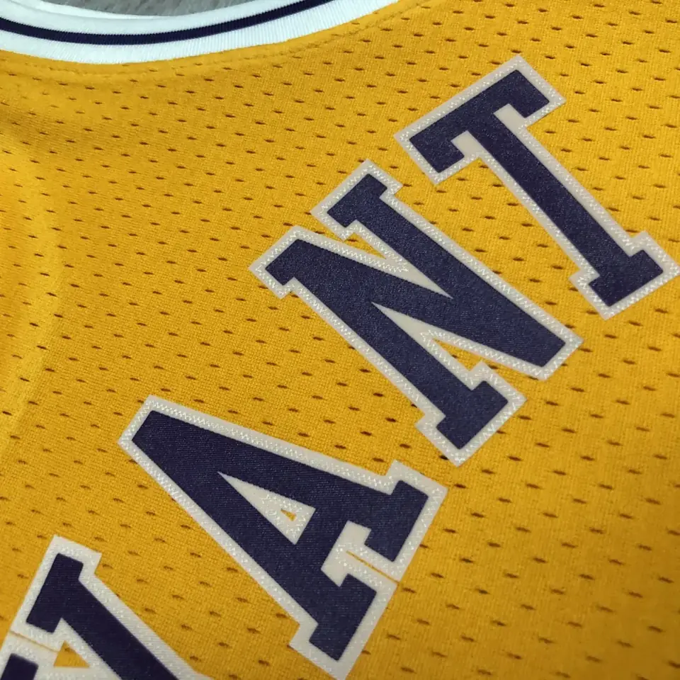 Foto 4 de Camiseta retro termosellada MN: SW de los Lakers temporada 97, cuello redondo, amarillo, número 8 Kobe
