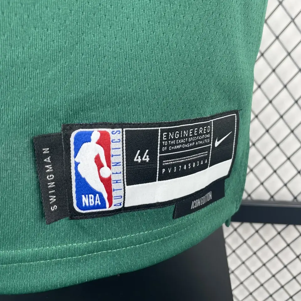 Foto 4 de Temporada 23 Celtics verde n.º 8 Porzingis