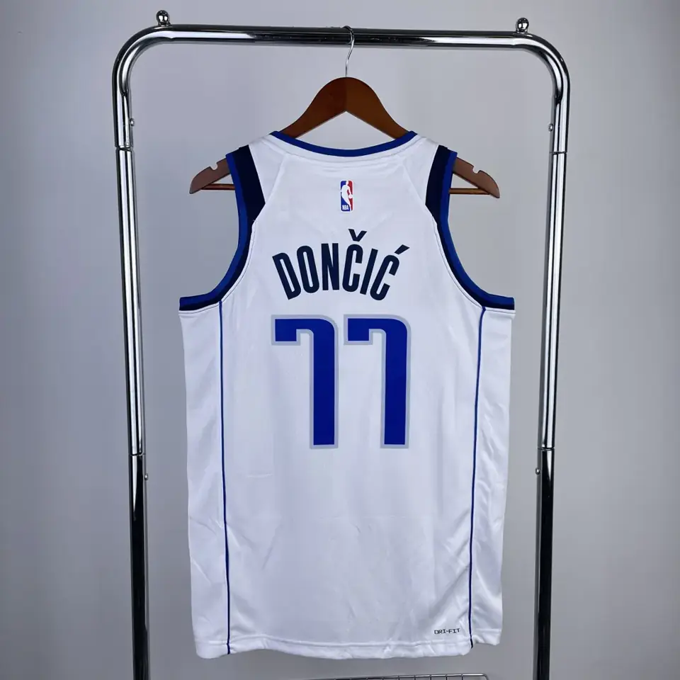 Foto 6 de Temporada 23 Mavericks blanco nº 77 Doncic