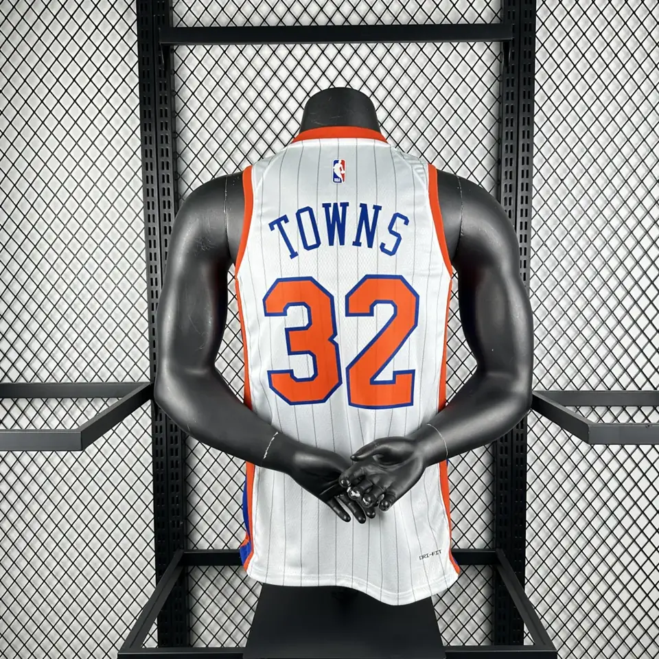Foto 4 de Temporada 25 Knicks Edición City nº 32 Towns