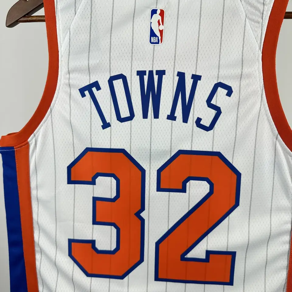 Foto 8 de Temporada 25 Knicks Edición City nº 32 Towns