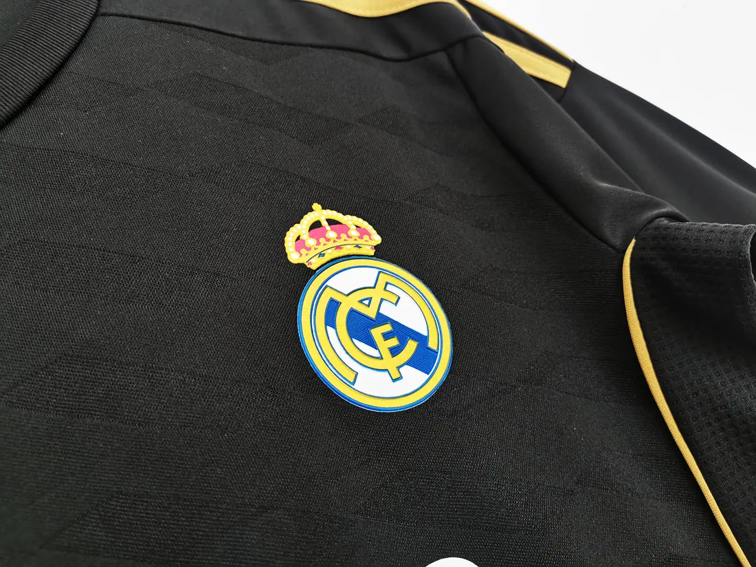 Foto 6 de Temporada 2011/12 Real Madrid segunda equipación retro 5A