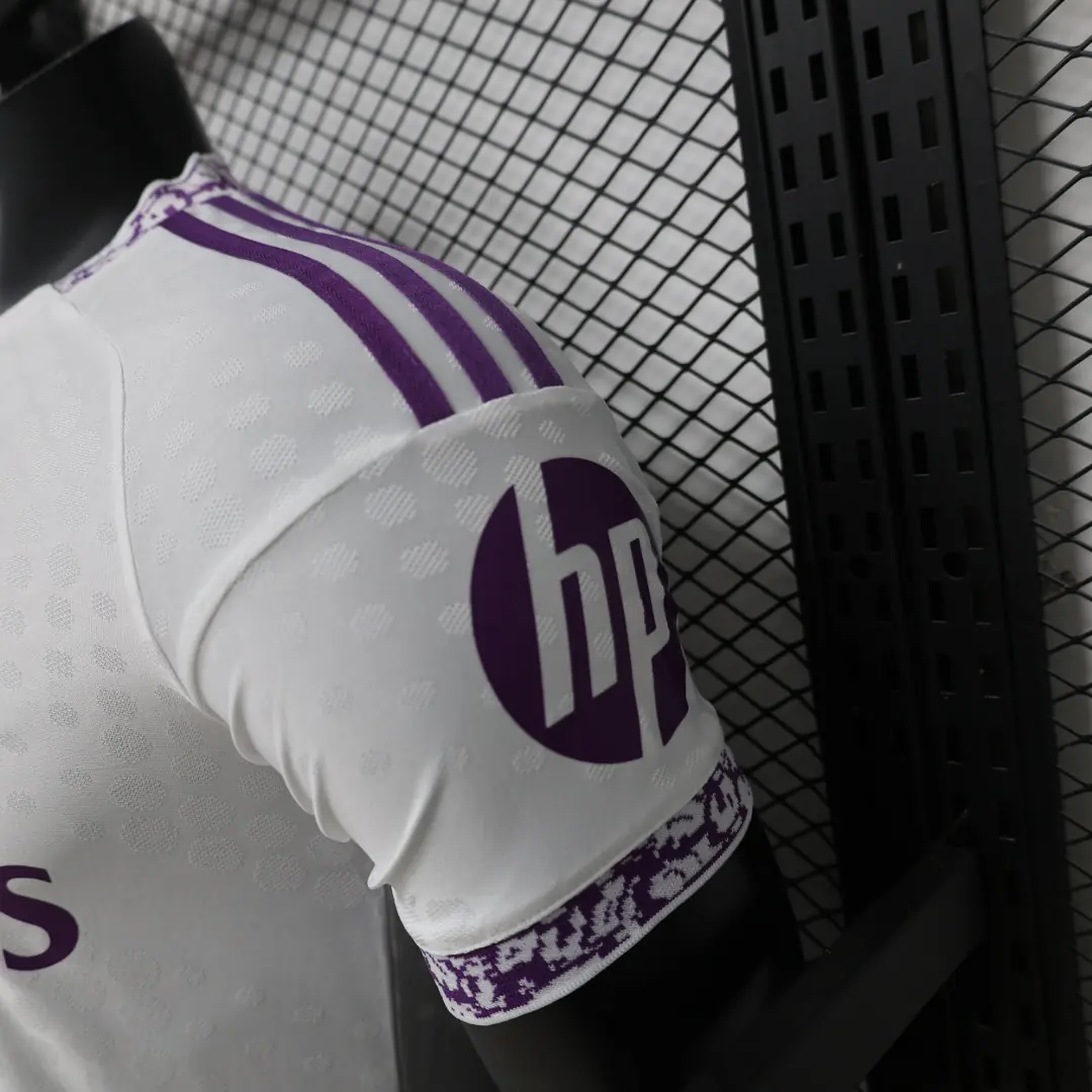 Foto 5 de Versión jugador 26 Real Madrid edición especial