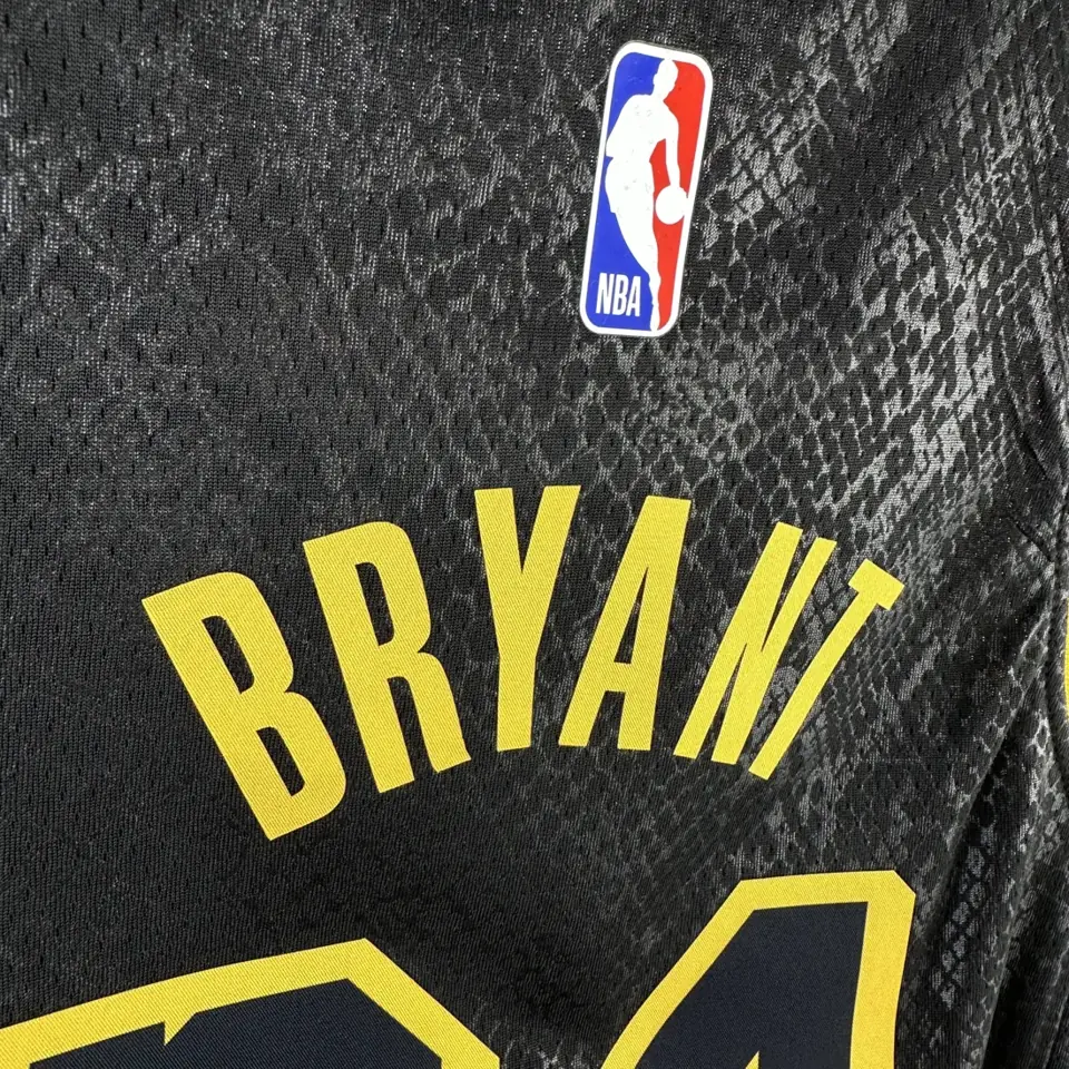 Foto 6 de Juvenil/niños: Lakers - Estampado de serpiente - nº 24 Kobe