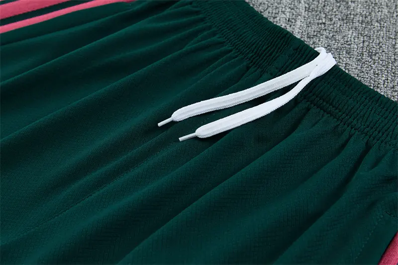 Foto 2 de 26/27 camiseta de manga corta del Real Madrid blanca con verde oscuro