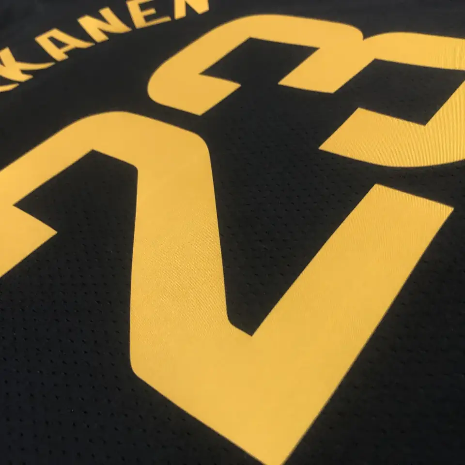 Foto 8 de Temporada 23 Jazz Jordan Edición Limitada Número 23 Markkanen