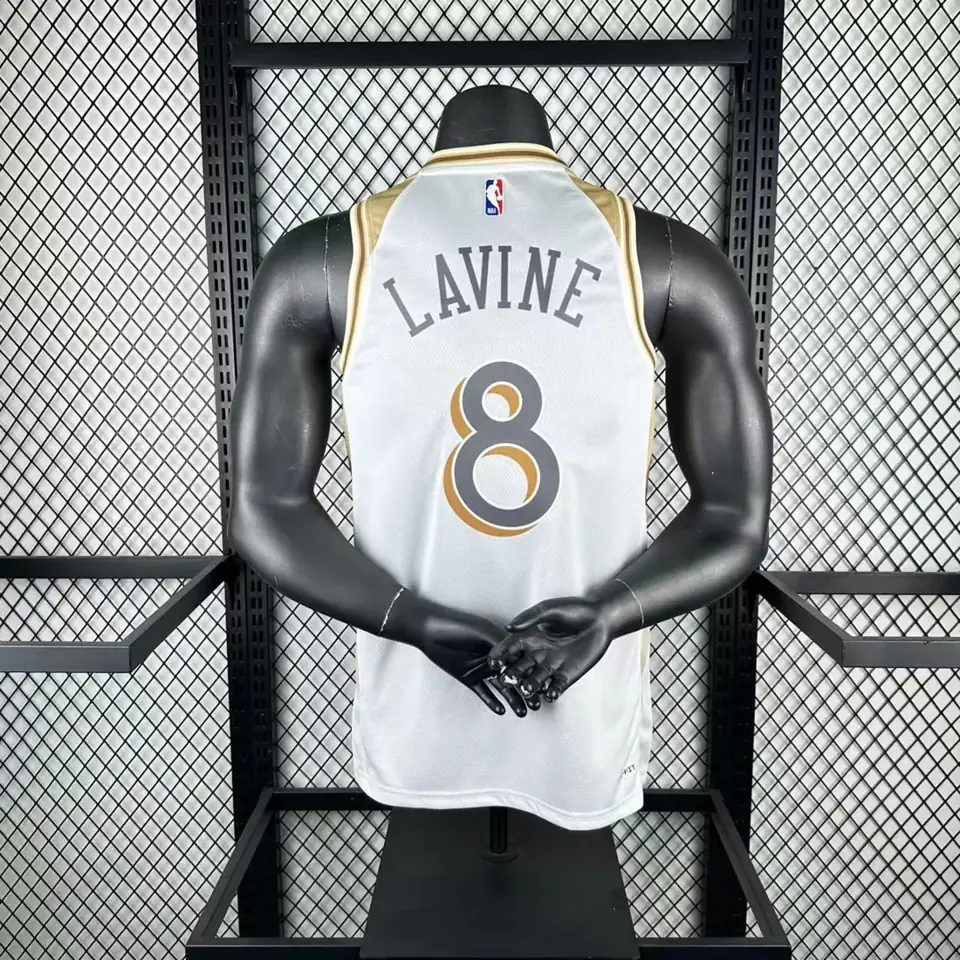 Foto 2 de Temporada 25 Bulls edición Ciudad número 8 LaVine