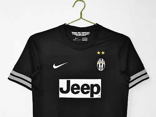 Foto 6 de Temporada 2012/13 Juventus visitante negra 5A