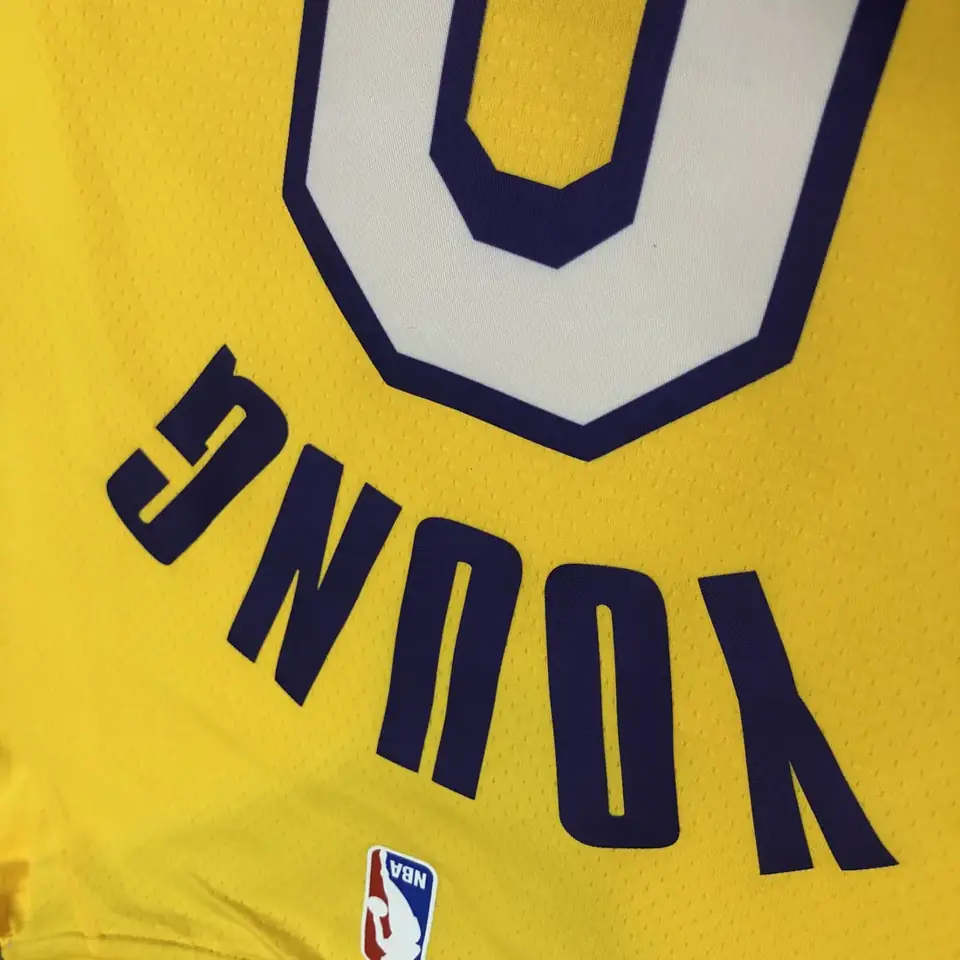 Foto 2 de Los Angeles Lakers con estrellas nº 0 Nick Young