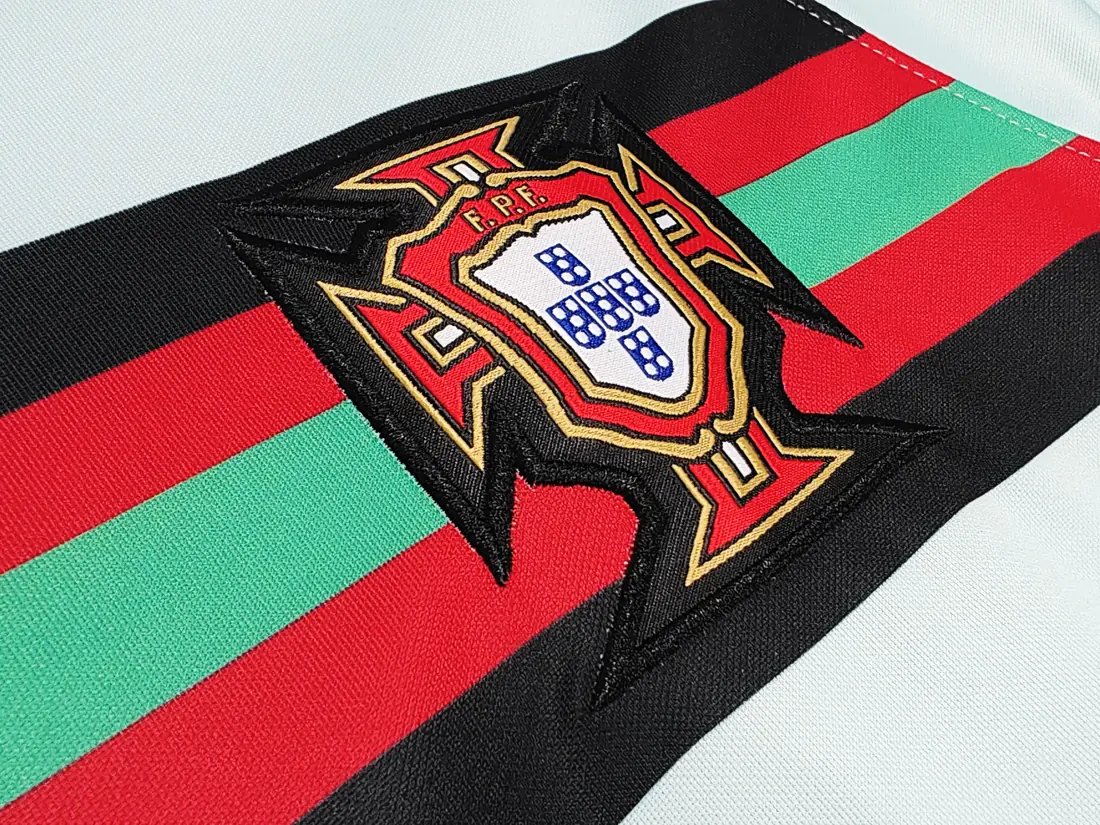 Foto 6 de Manga larga: temporada 2020 Portugal visitante retro 3B