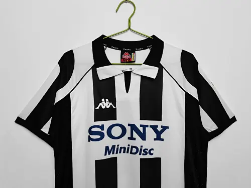 Foto 5 de Temporada 1997/98 Juventus local retro 8A