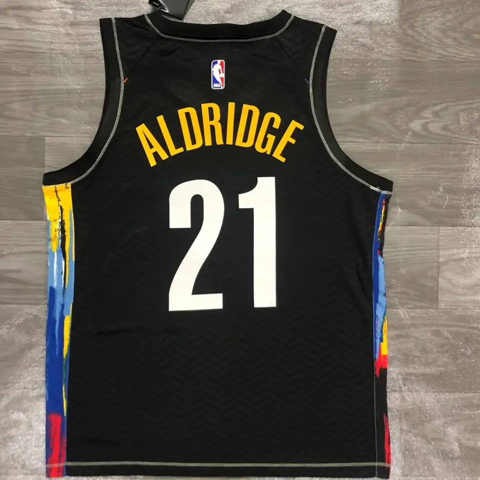 Foto 2 de Temporada 21 Nets Edición City (estilo grafiti) n.º 21 Aldridge