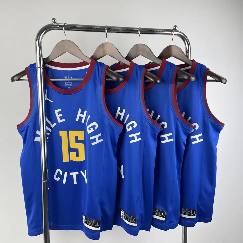 Foto 2 de Temporada 21 Denver Nuggets edición Jumpman n.º 15 Jokic