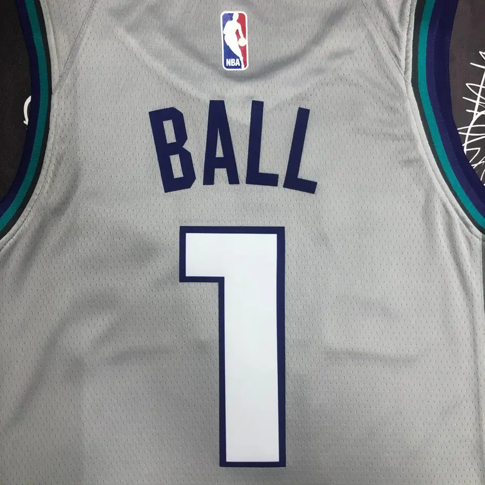 Foto 4 de Temporada 19 Hornets gris número 1 Ball