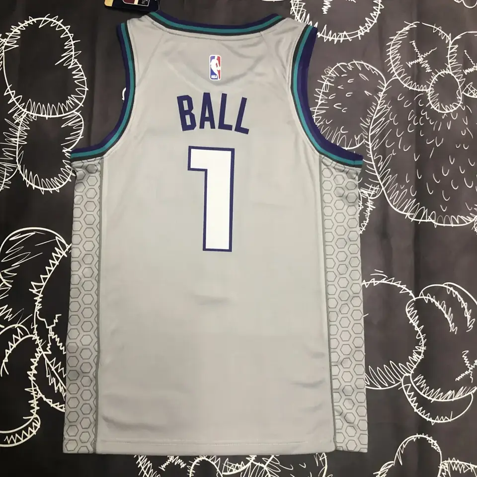 Foto 5 de Temporada 19 Hornets gris número 1 Ball