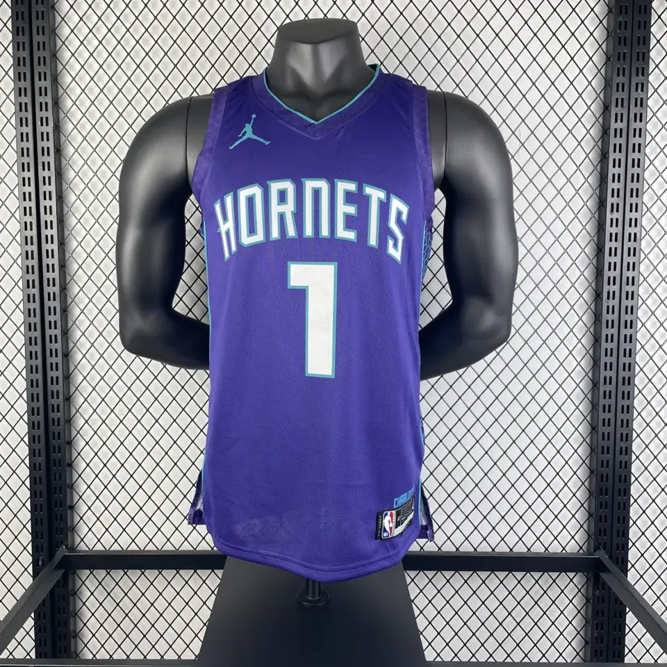 Foto 3 de Temporada 23 Hornets edición Jumpman número 1 Ball