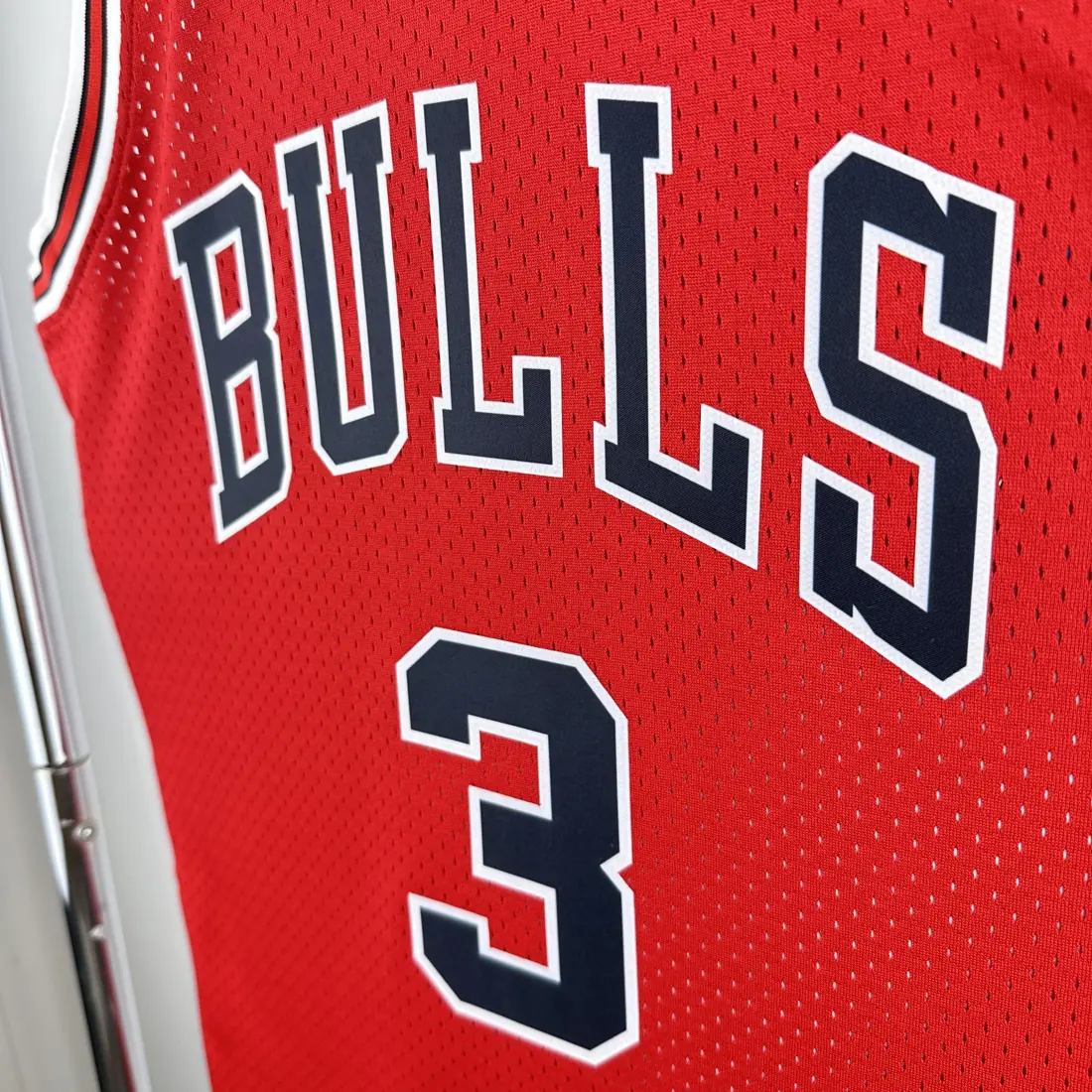 Foto 3 de Camiseta retro termoimpresa MN: SW Bulls temporada 16/17 rojo nº 3 Wade