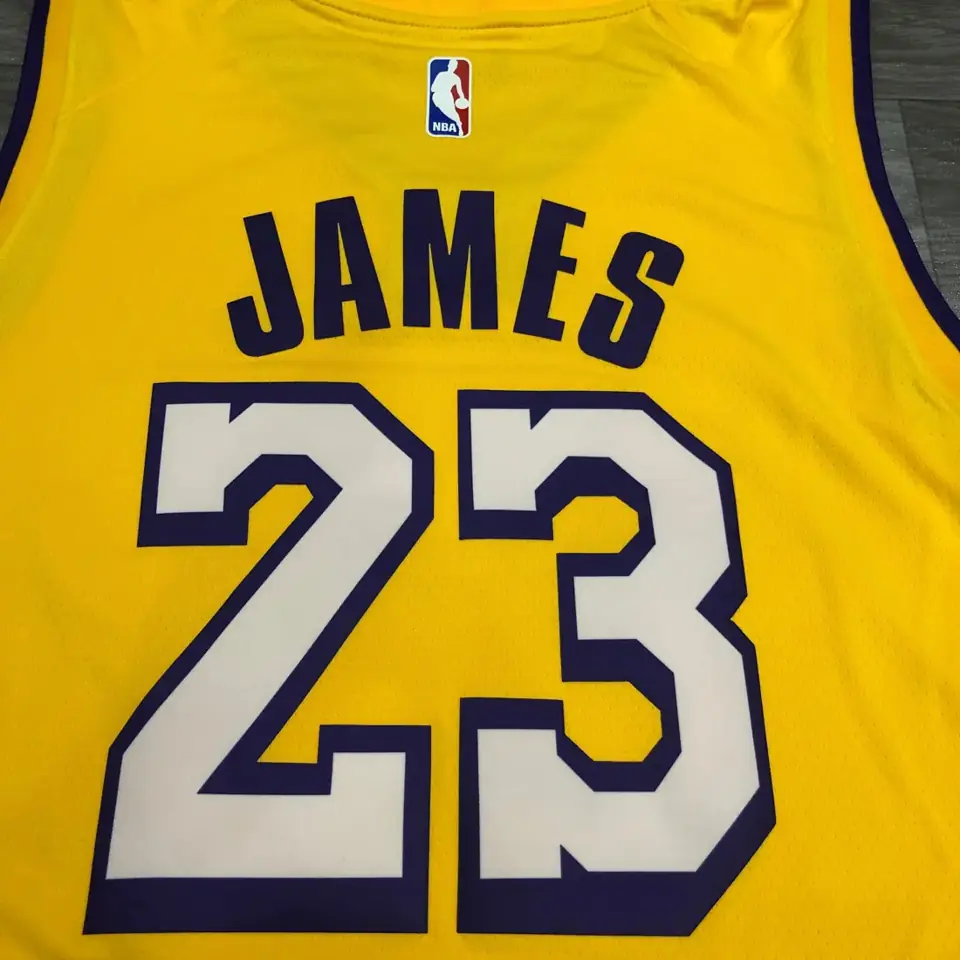 Foto 3 de Los Angeles Lakers con estrellas nº 23 James