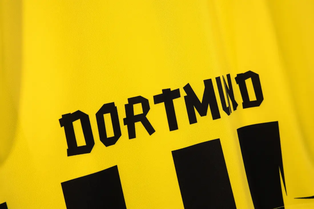 Foto 3 de Temporada 2012/13 Borussia Dortmund local retro 5A